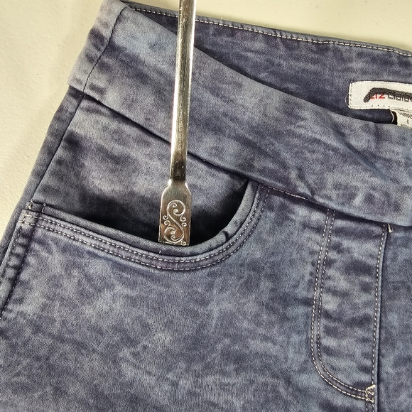 Liz Claiborne Amber Short MId-Rise Pull On Comfort Stretch Khaki Shorts Sz 4 - Picture 3 of 12